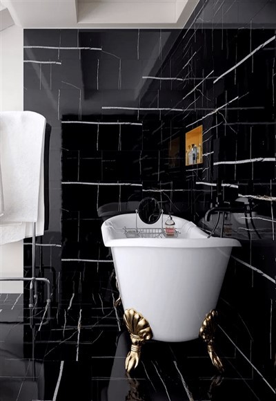 بلیک اینڈ گولڈ ماربل ٹائلز باتھ روم