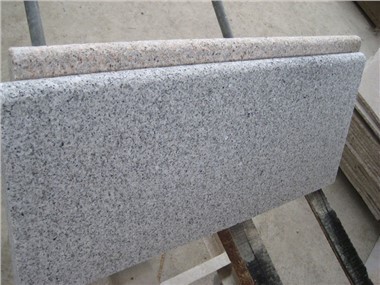 بھڑکتی ہوئی گرینائٹ ٹائلیں۔